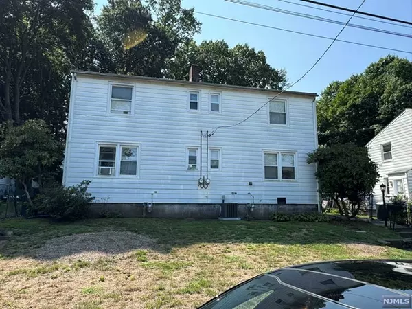 16-18 Augusta ST, Elmwood Park, NJ 07407