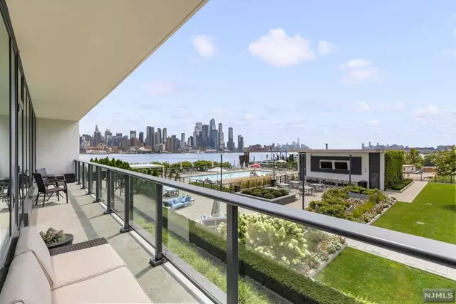 Weehawken, NJ 07086,1200 Ave At Port Imperial  # 409