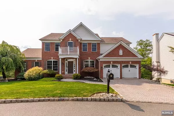 31 Continental CIR, Totowa, NJ 07512