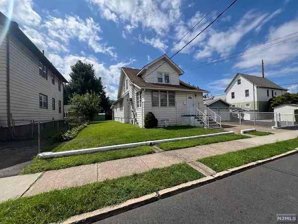 33 Wood ST,  Garfield,  NJ 07026