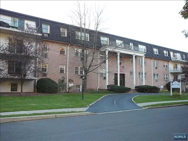 550 Fairview AVE #105, Westwood, NJ 07675