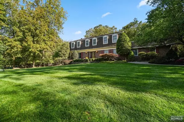 Upper Saddle River, NJ 07458,31 Blue Spruce DR