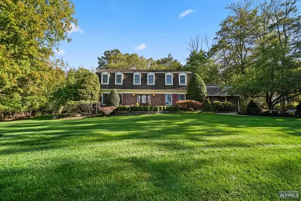 Upper Saddle River, NJ 07458,31 Blue Spruce DR