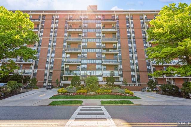 3 Horizon RD # 609, Fort Lee, NJ 07024