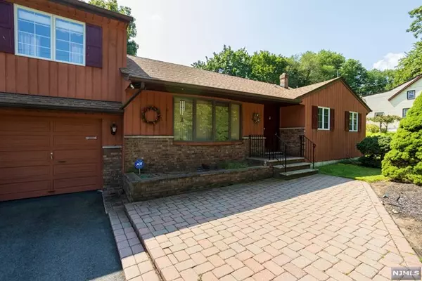 591 Echo Glen AVE, River Vale, NJ 07675