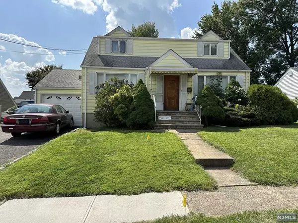 12-40 Fairclough PL, Fair Lawn, NJ 07410