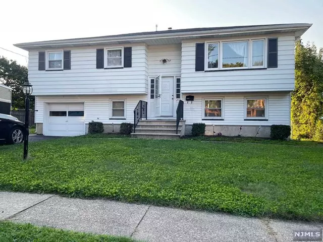 Totowa, NJ 07512,27 Garfield PL