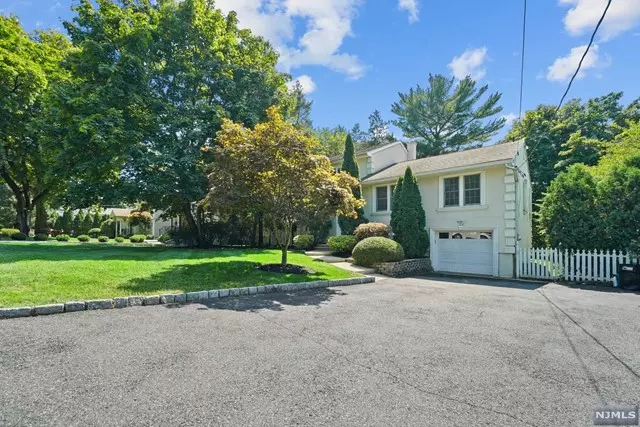 200 E Madison AVE, Cresskill, NJ 07626