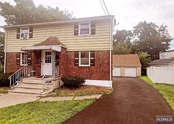 10 Christopher CT, Lodi, NJ 07644