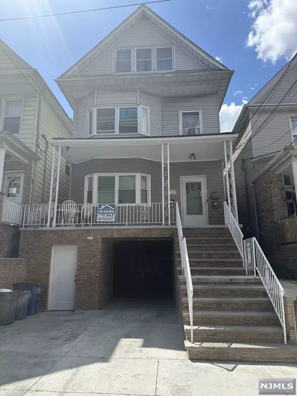 136 W 28th ST, Bayonne, NJ 07002