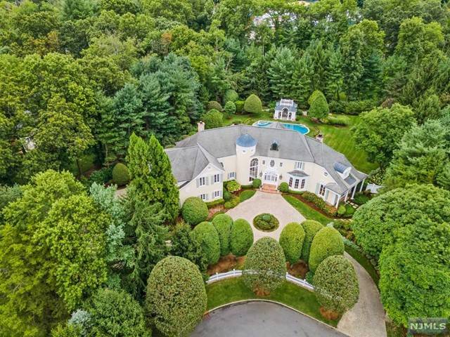 106 Greenfield HL, Franklin Lakes, NJ 07417