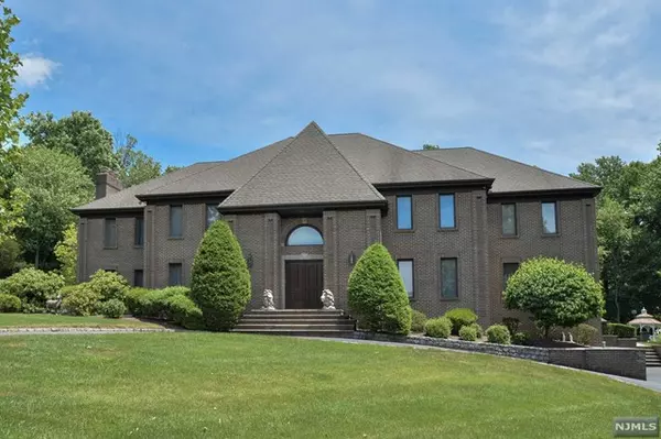 18 Chestnut Ridge RD,  Saddle River,  NJ 07458