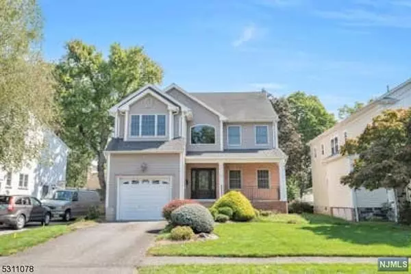 27 Virginia AVE, Livingston, NJ 07039