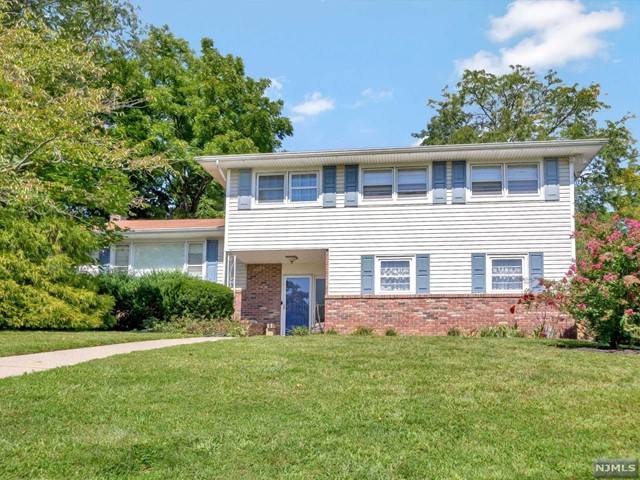 14 King CT, Wayne, NJ 07470