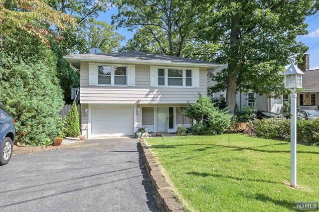 18 Cascade WAY, Butler Borough, NJ 07405