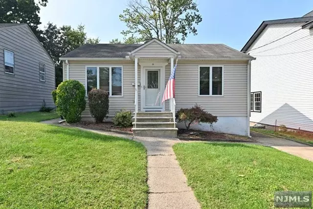 38 Walter AVE, Hasbrouck Heights, NJ 07604