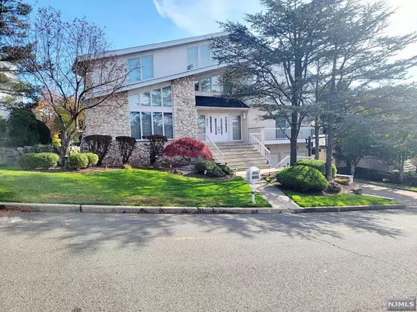 307 Center ST, Englewood Cliffs, NJ 07632