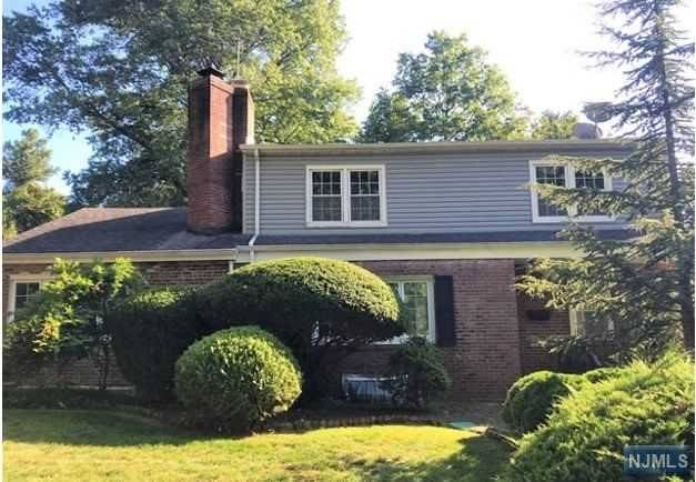 292 Magnolia AVE, Cresskill, NJ 07626