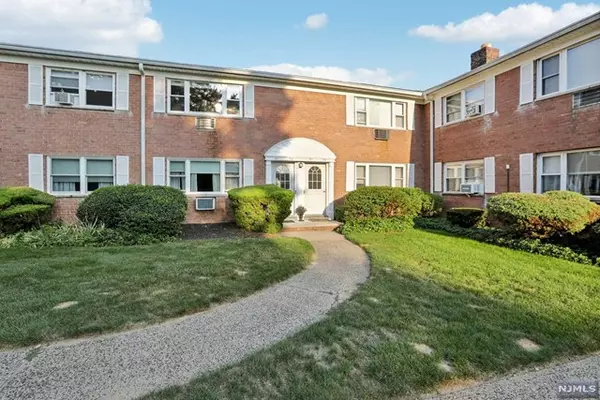 56 Manchester CT,  Wayne,  NJ 07470