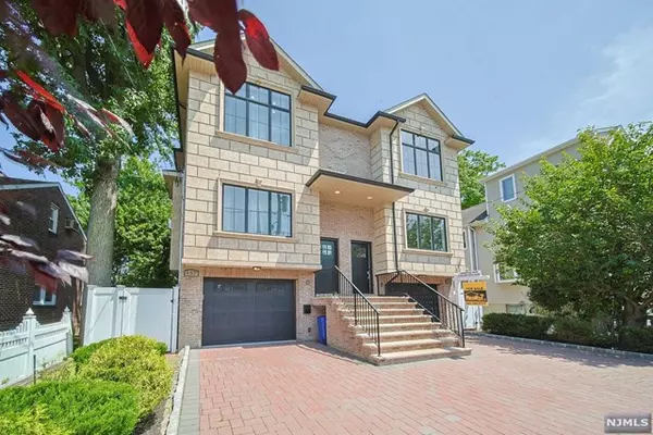 Cliffside Park, NJ 07010,455 Lincoln AVE # 455