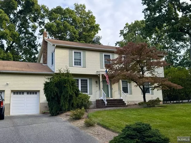 73 Yellow Brick RD, Wayne, NJ 07470