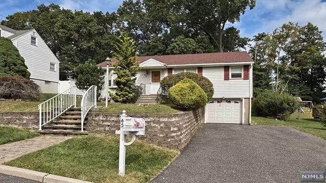 65 School ST, North Haledon, NJ 07508