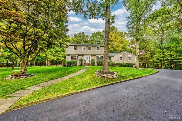 West Milford, NJ 07438,26 Land Of Oaks DR