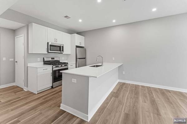 475 Communipaw AVE #201, Jersey City, NJ 07304