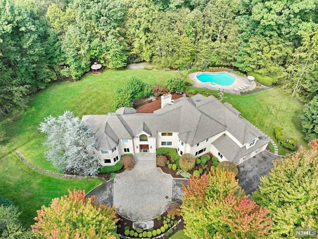 101 Kenwood DR, Woodcliff Lake, NJ 07677