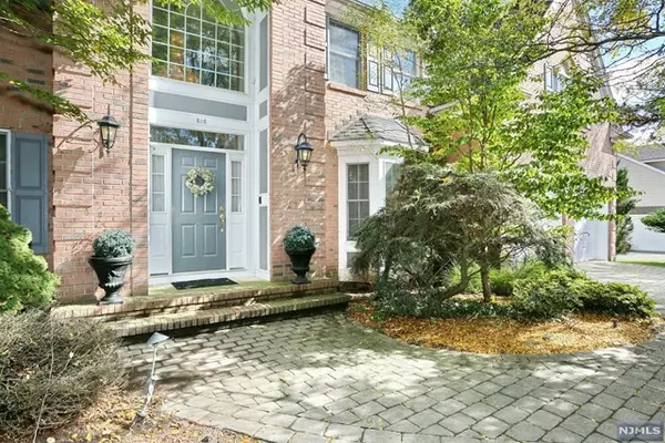 Wyckoff, NJ 07481,616 Bridle PATH