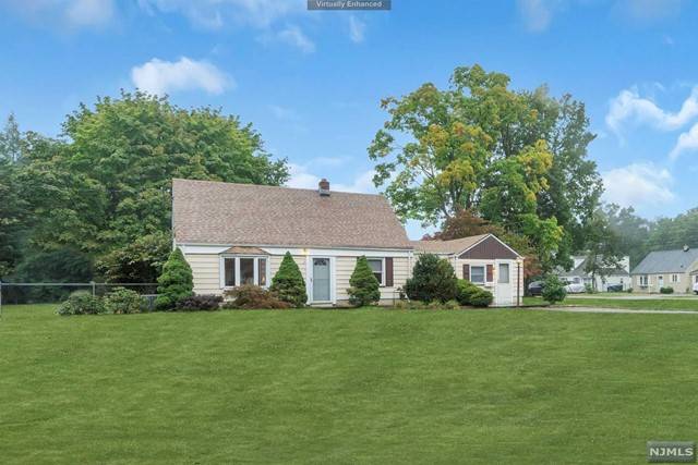 11 Village RD, Pequannock Township, NJ 07444