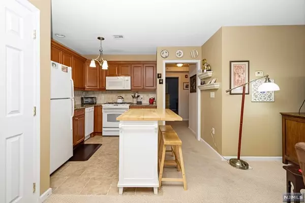 Emerson, NJ 07630,58 Kinderkamack RD # 36A