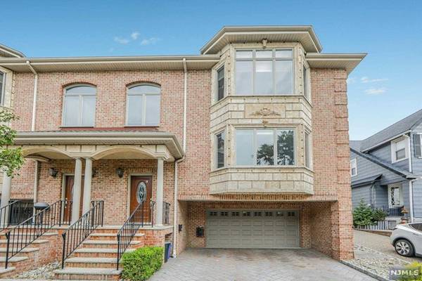 107C E Ruby AVE,  Palisades Park,  NJ 07650