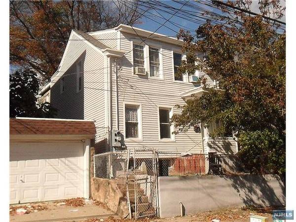 105 N 5th ST #1ST Fl, Paterson, NJ 07522