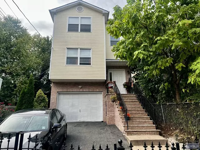 15 Seymour AVE, Newark, NJ 07108