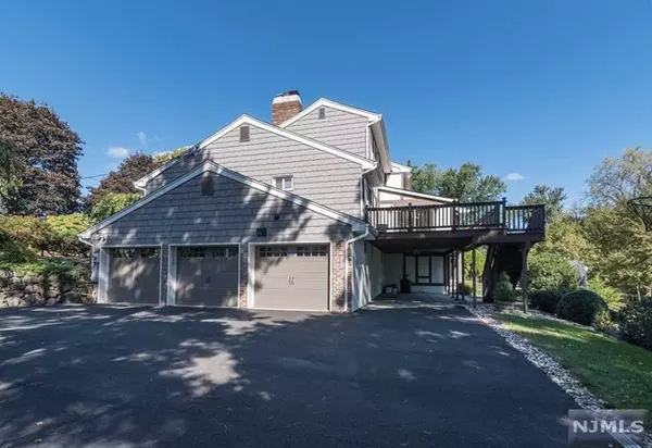 Upper Saddle River, NJ 07458,144 Carlough RD