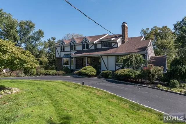 Upper Saddle River, NJ 07458,144 Carlough RD