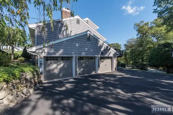 Upper Saddle River, NJ 07458,144 Carlough RD