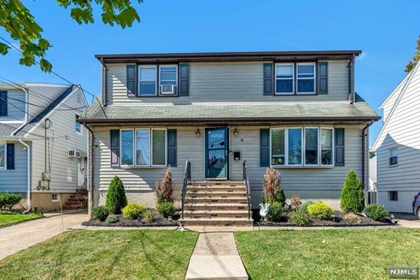 9 Tuve LN, South Hackensack, NJ 07606