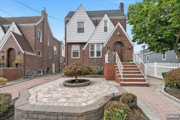 38 Grant AVE, Cliffside Park, NJ 07010