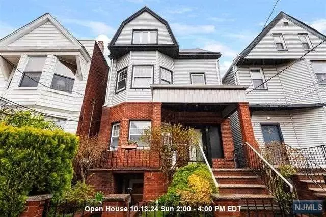 Weehawken, NJ 07086,8 Cooper PL