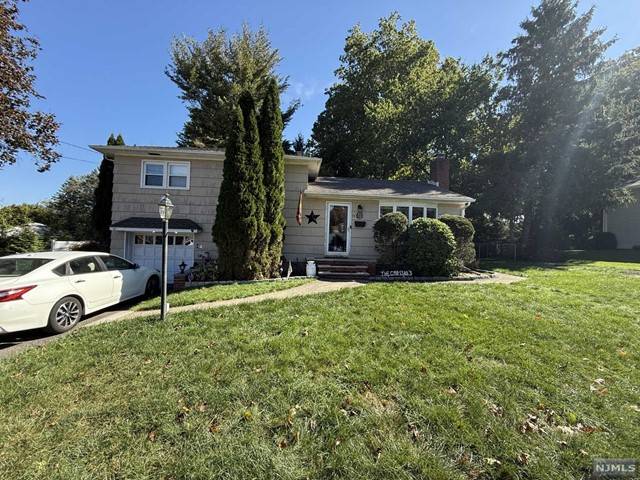 13 Hemlock ST, Waldwick, NJ 07463