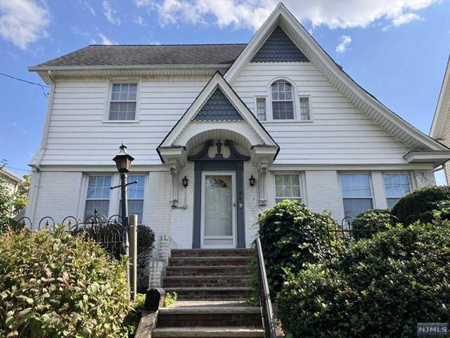 9 Irvington PL, Clifton, NJ 07013