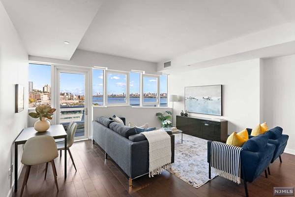 800 Ave At Port Imperial  # 603, Weehawken, NJ 07086