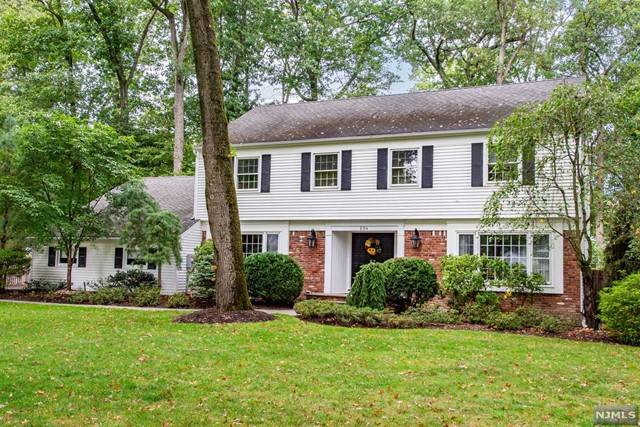 234 Navajo CT, Wyckoff, NJ 07481