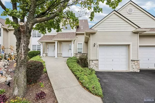 Hardyston, NJ 07419,27 Beardslee CIR