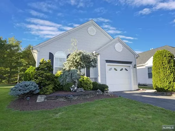 13 Gabriella CIR, Manchester, NJ 08759