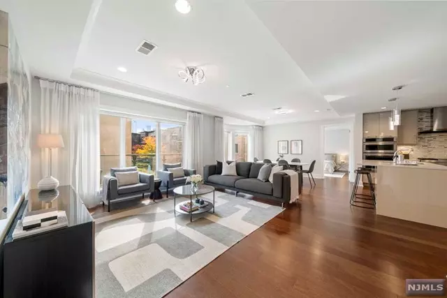 100 Eton ROW # 304, Weehawken, NJ 07086