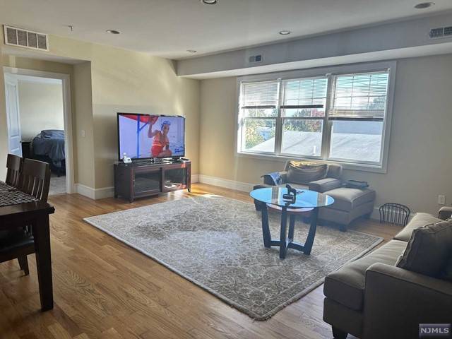 13-23 River RD #305, Fair Lawn, NJ 07410