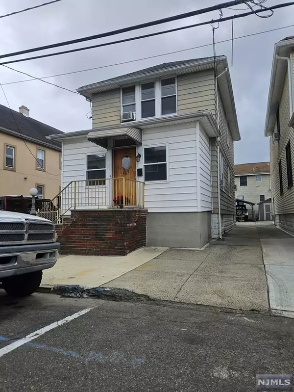 4611 Liberty AVE, North Bergen, NJ 07047